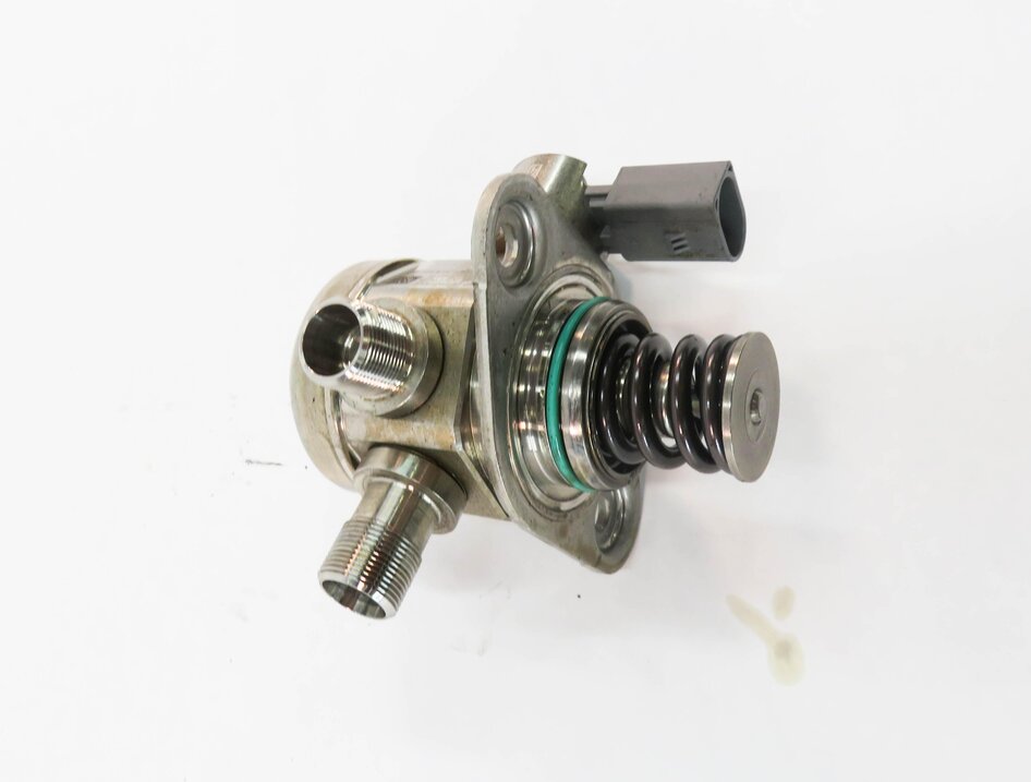 Thumbnail 5: 2011-2020 MERCEDES E500 E550 S600 SL450 SL550 GL550 - LEFT MECHANICAL FUEL PUMP
