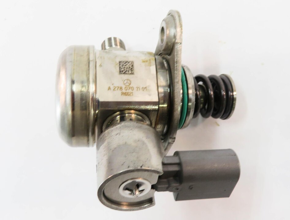 Thumbnail 7: 2011-2020 MERCEDES E500 E550 S600 SL450 SL550 GL550 - LEFT MECHANICAL FUEL PUMP