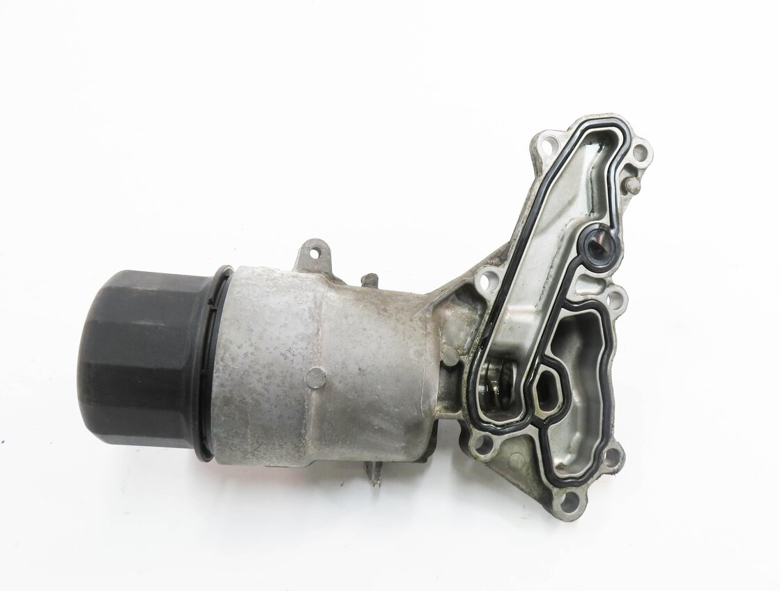 Thumbnail 6: 2014 MERCEDES GL550 (X166) 4.6L M278 ENGINE - OIL FILTER HOUSING