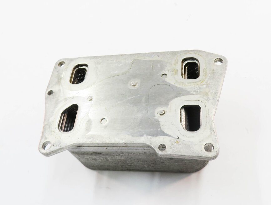 Thumbnail 2: 2011-2020 MERCEDES CL550 E550 GL450 GL550 ML550 S550 SL550 - ENGINE OIL COOLER