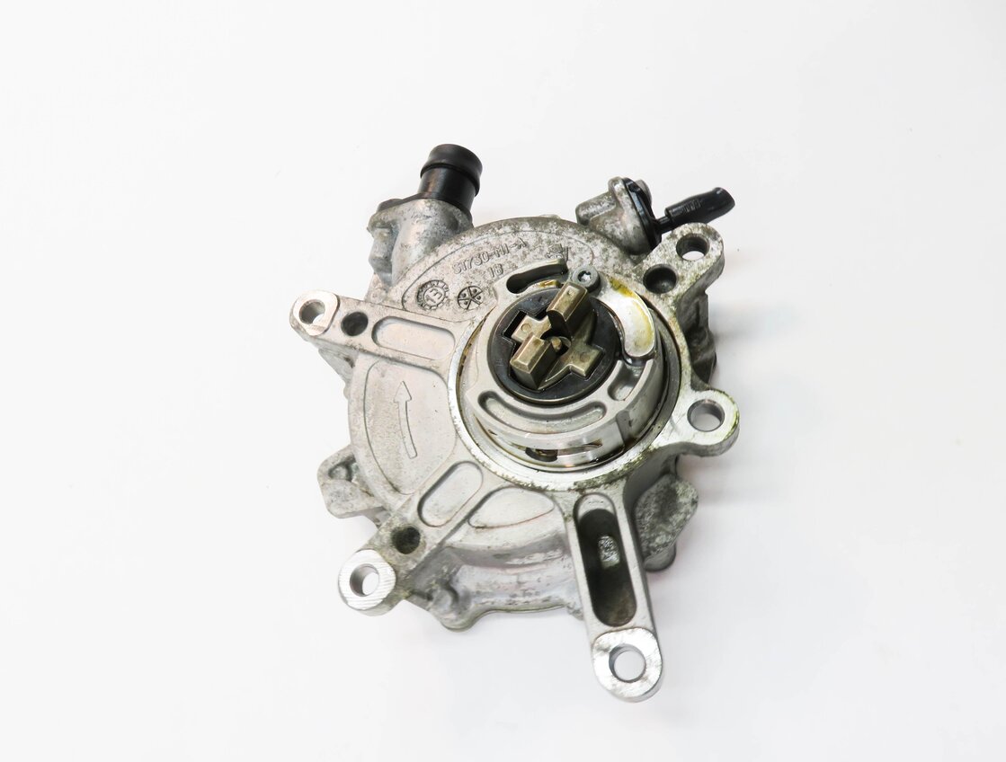 Thumbnail 4: 11-20 MERCEDES CL550 GL450 GL550 ML350 ML550 S400 S550 S600 SL550 - VACUUM PUMP