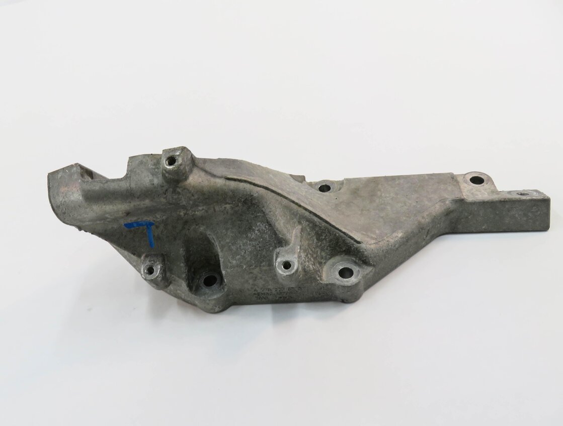 Thumbnail 2: 2014 MERCEDES GL550 (X166) 4.6L M278 ENGINE - LEFT MOTOR MOUNT BRACKET