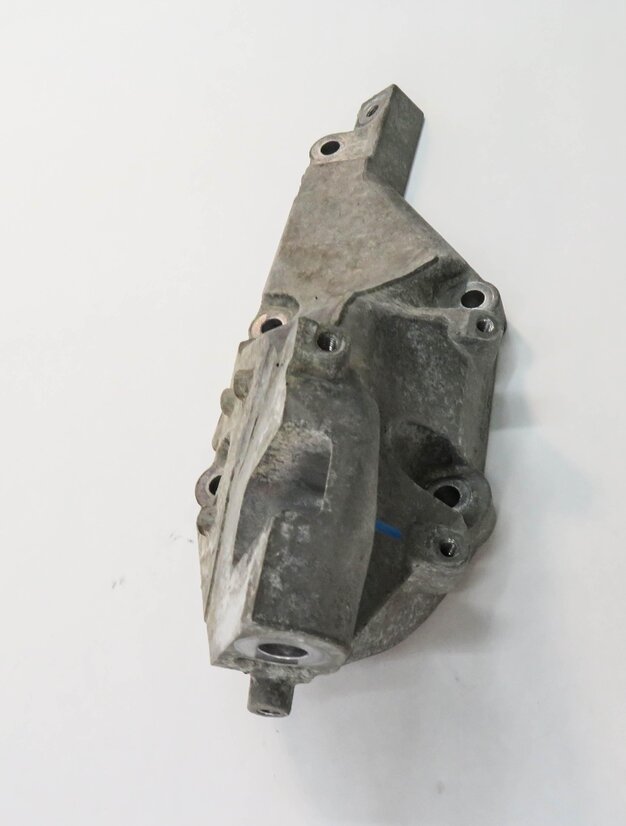 Thumbnail 4: 2014 MERCEDES GL550 (X166) 4.6L M278 ENGINE - LEFT MOTOR MOUNT BRACKET