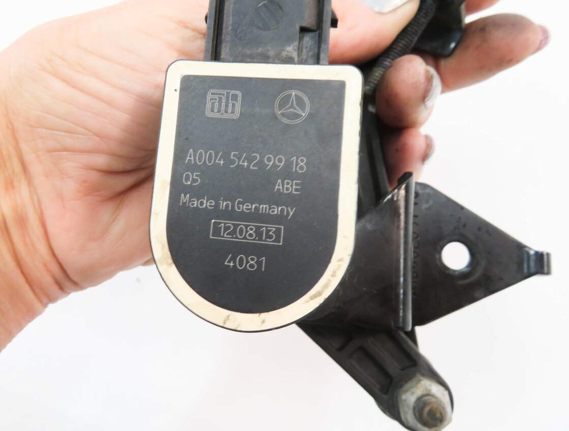 Thumbnail 7: 2014 MERCEDES GL550 (X166) LEFT FRONT DRIVER SUSPENSION HEIGHT LEVEL SENSOR