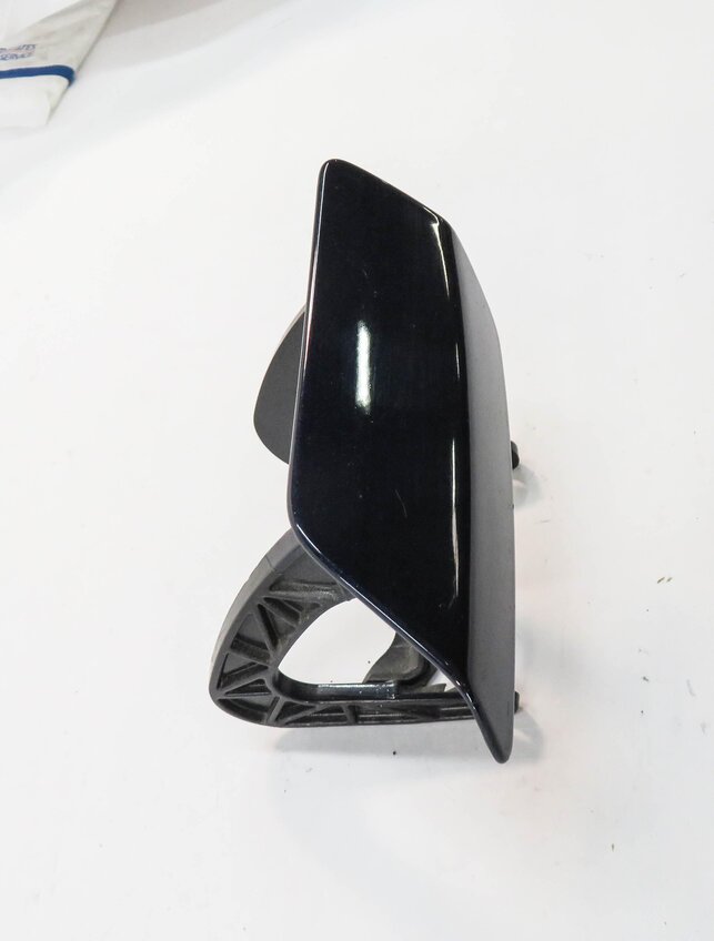 Thumbnail 3: 2014 MERCEDES GL550 (X166) LEFT FRONT DRIVER HEADLIGHT WASHER TRIM COVER (BLUE)