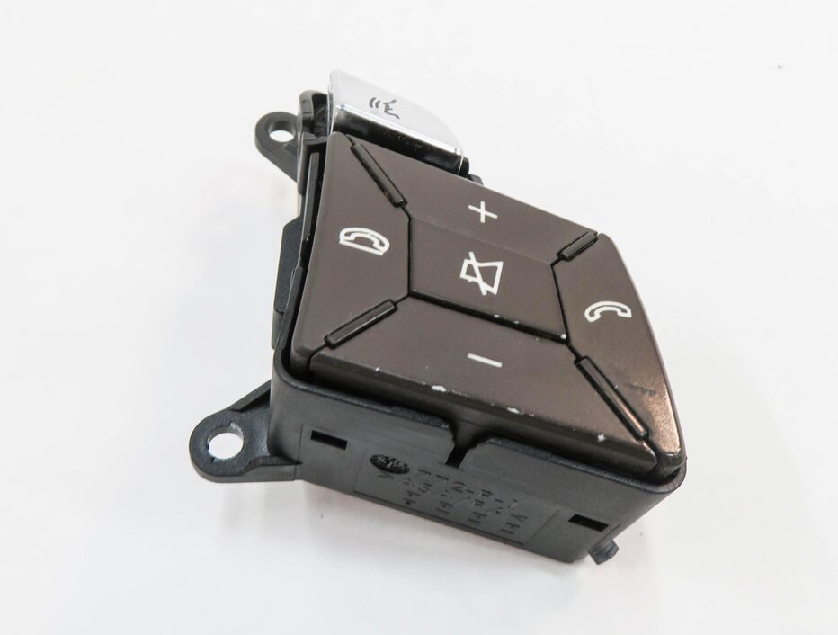 Thumbnail 3: 2014 MERCEDES GL550 (X166) PHONE VOLUME RIGHT STEERING SWITCH BUTTON