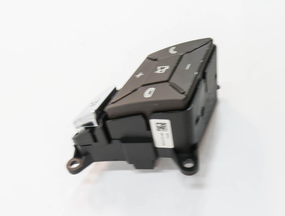 Thumbnail 4: 2014 MERCEDES GL550 (X166) PHONE VOLUME RIGHT STEERING SWITCH BUTTON
