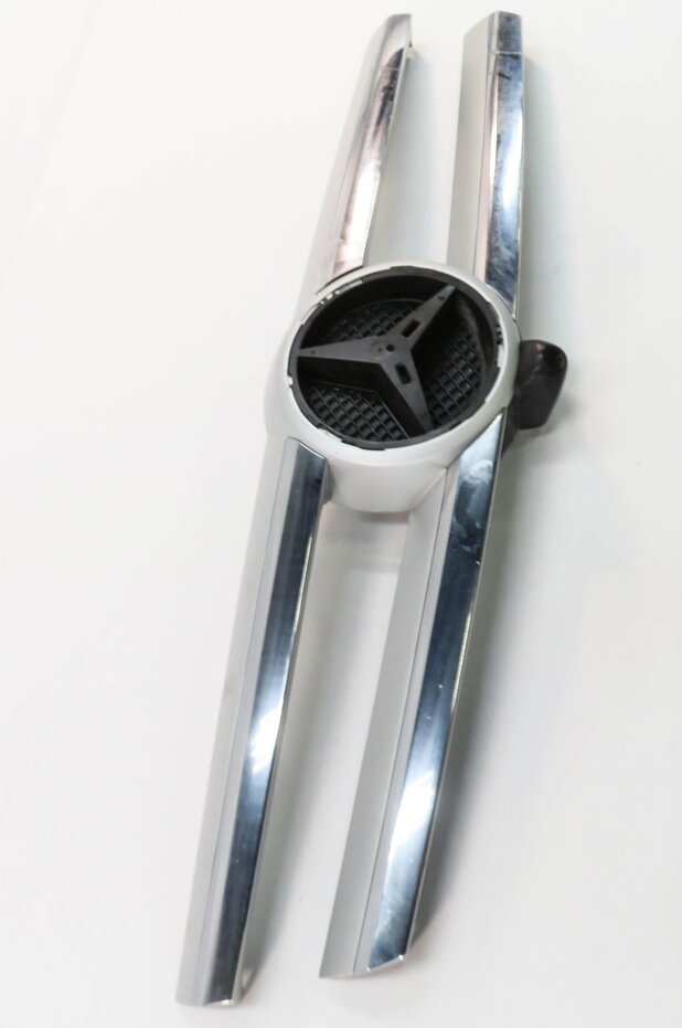Thumbnail 3: 13-16 MERCEDES GL350 GL450 GL550 (X166) SPORT - FRONT CENTER HOOD GRILLE TRIM