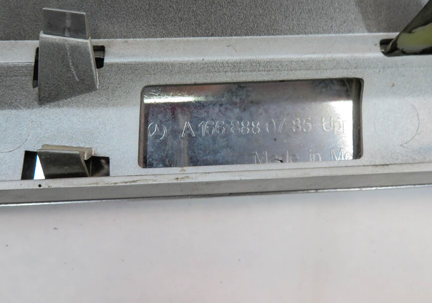 Thumbnail 7: 13-16 MERCEDES GL350 GL450 GL550 (X166) SPORT - FRONT CENTER HOOD GRILLE TRIM