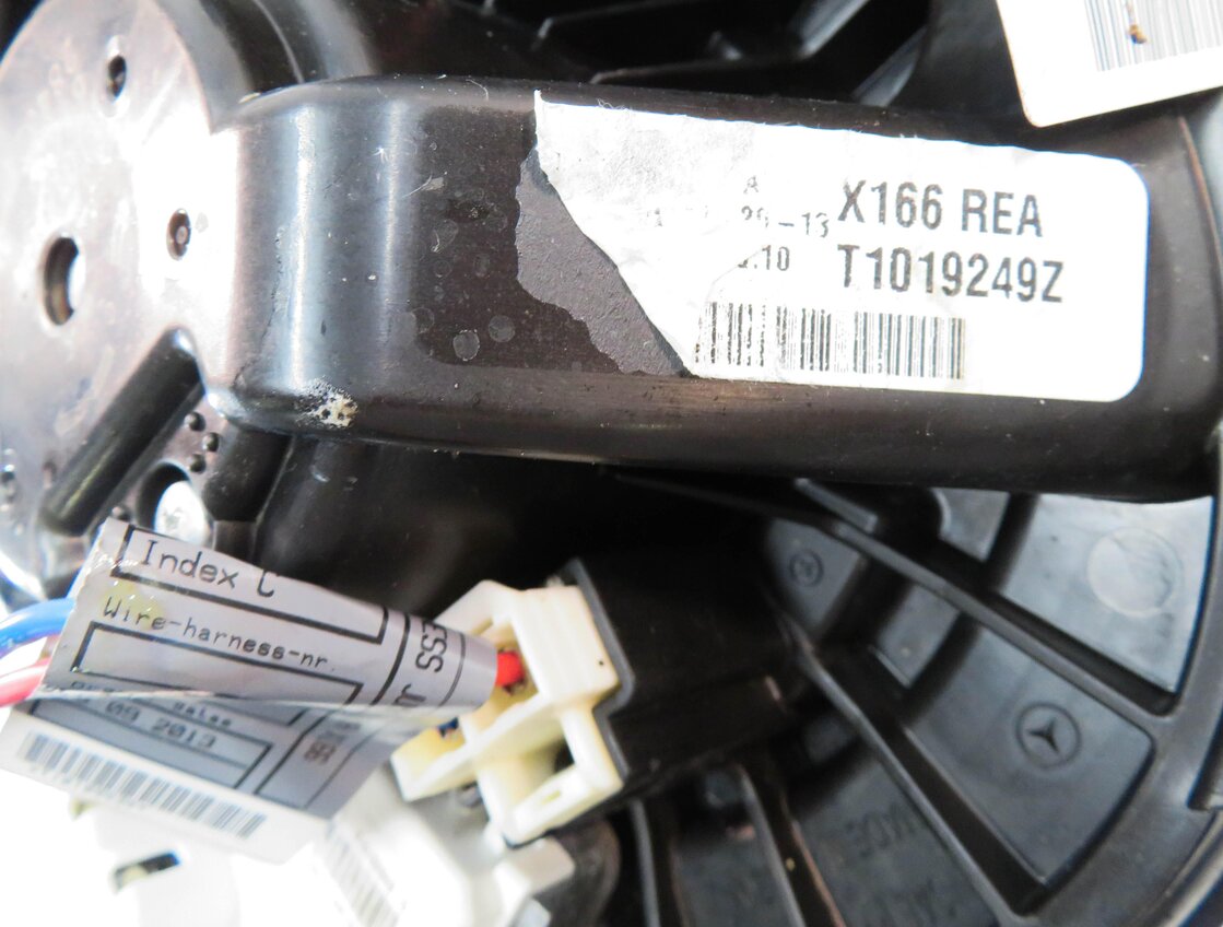 Thumbnail 8: 13-19 MERCEDES GL350 GL450 GL550 GLS350 GLS450 (W166 X166) REAR A/C BLOWER MOTOR