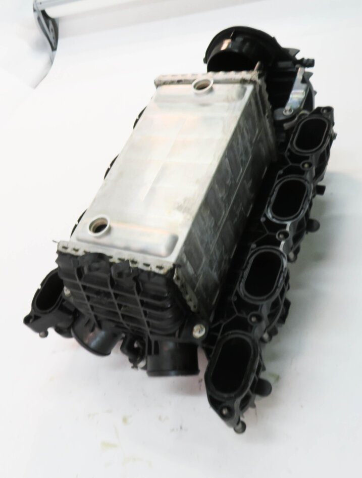 Thumbnail 3: 11-20 MERCEDES CL550 E550 GL450 GL550 GLS550 S550 SL550 - 4.6L INTAKE MANIFOLD
