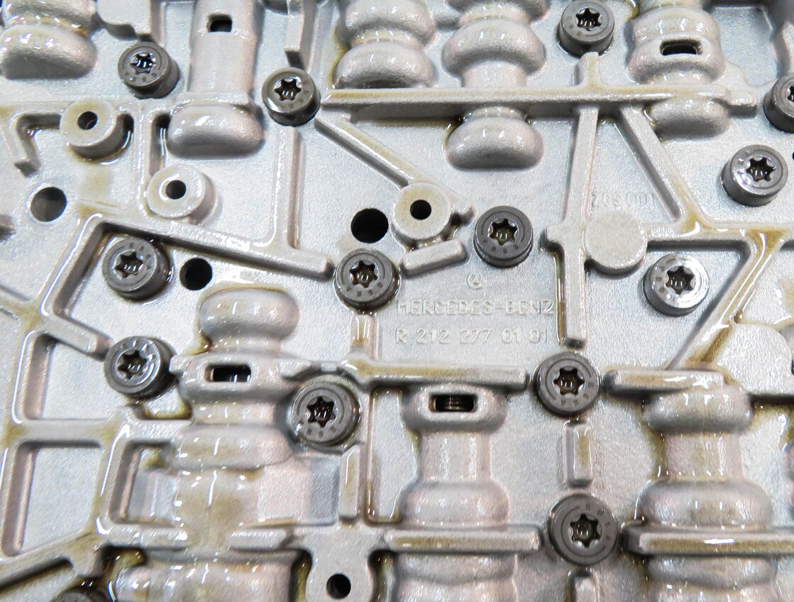 Thumbnail 5: 2014 MERCEDES GL450 GL550 (X166) 4.6L - 722.9 A/T TRANSMISSION VALVE BODY BLOCK