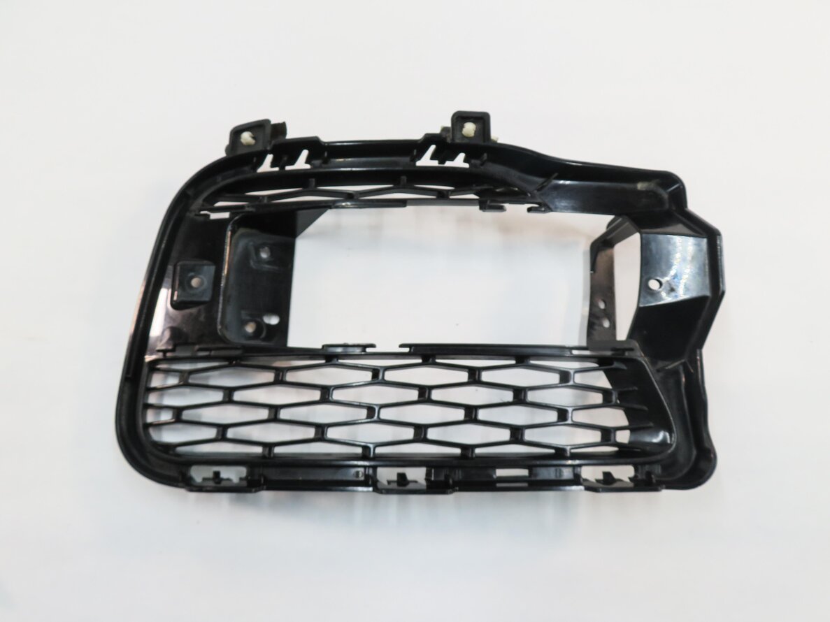 Thumbnail 2: 2014-2017 RANGE ROVER SPORT (L494) LEFT FRONT DRIVER FOGLIGHT GRILLE TRIM