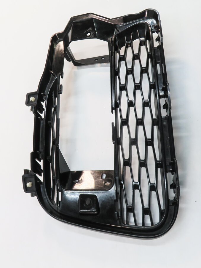 Thumbnail 3: 2014-2017 RANGE ROVER SPORT (L494) LEFT FRONT DRIVER FOGLIGHT GRILLE TRIM