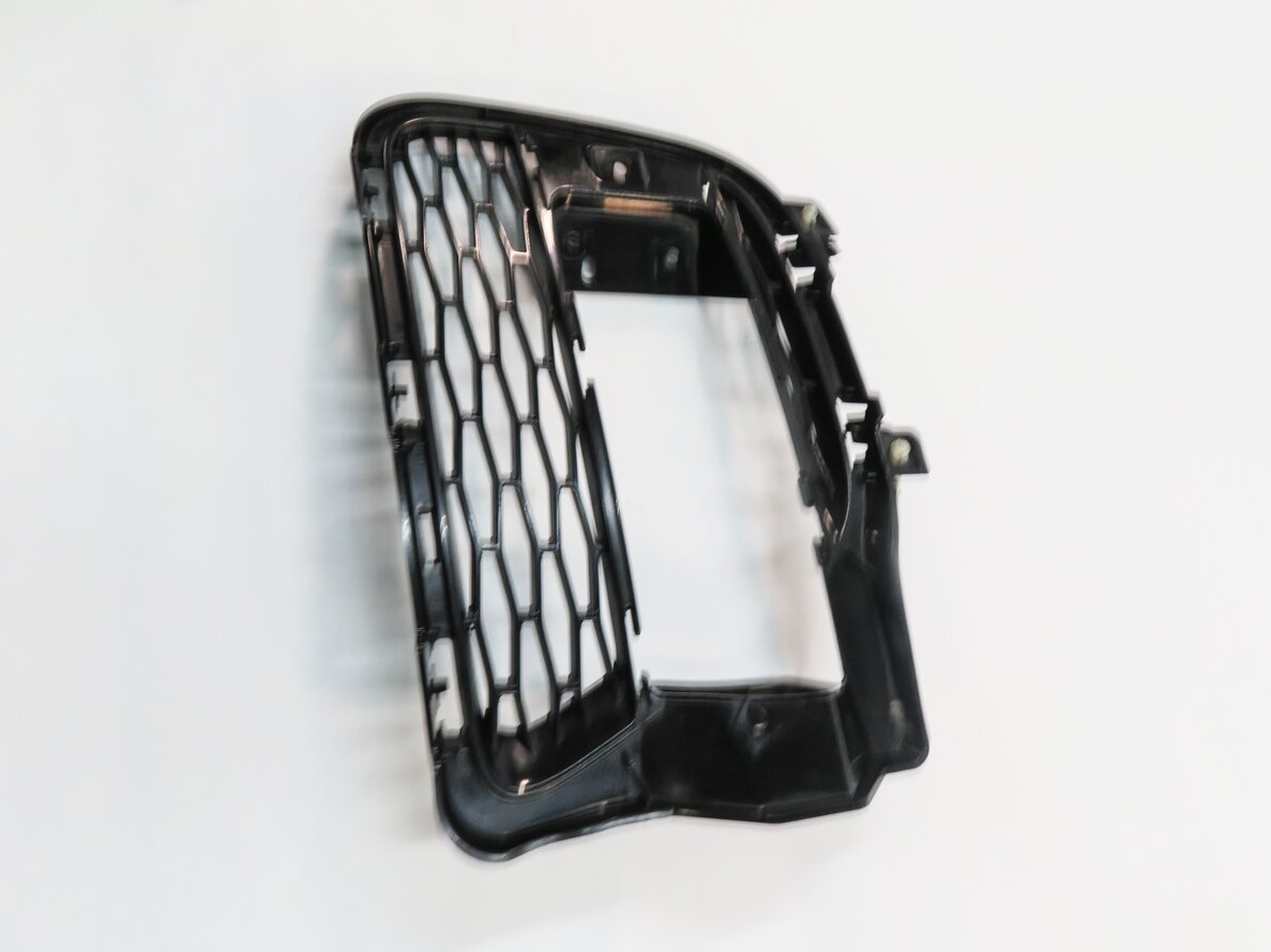 Thumbnail 4: 2014-2017 RANGE ROVER SPORT (L494) LEFT FRONT DRIVER FOGLIGHT GRILLE TRIM