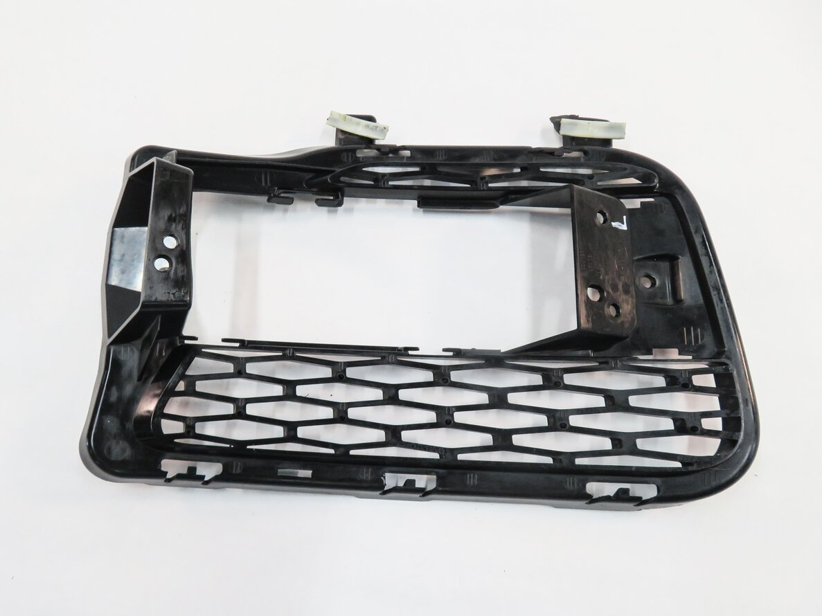 Thumbnail 6: 2014-2017 RANGE ROVER SPORT (L494) LEFT FRONT DRIVER FOGLIGHT GRILLE TRIM