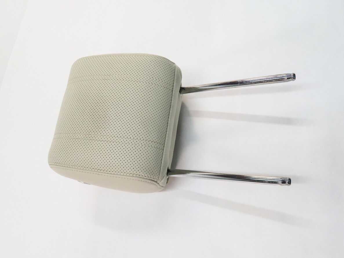 Thumbnail 4: 2014 RANGE ROVER SPORT (L494) LEFT FRONT DRIVER HEADREST (IVORY LEATHER)