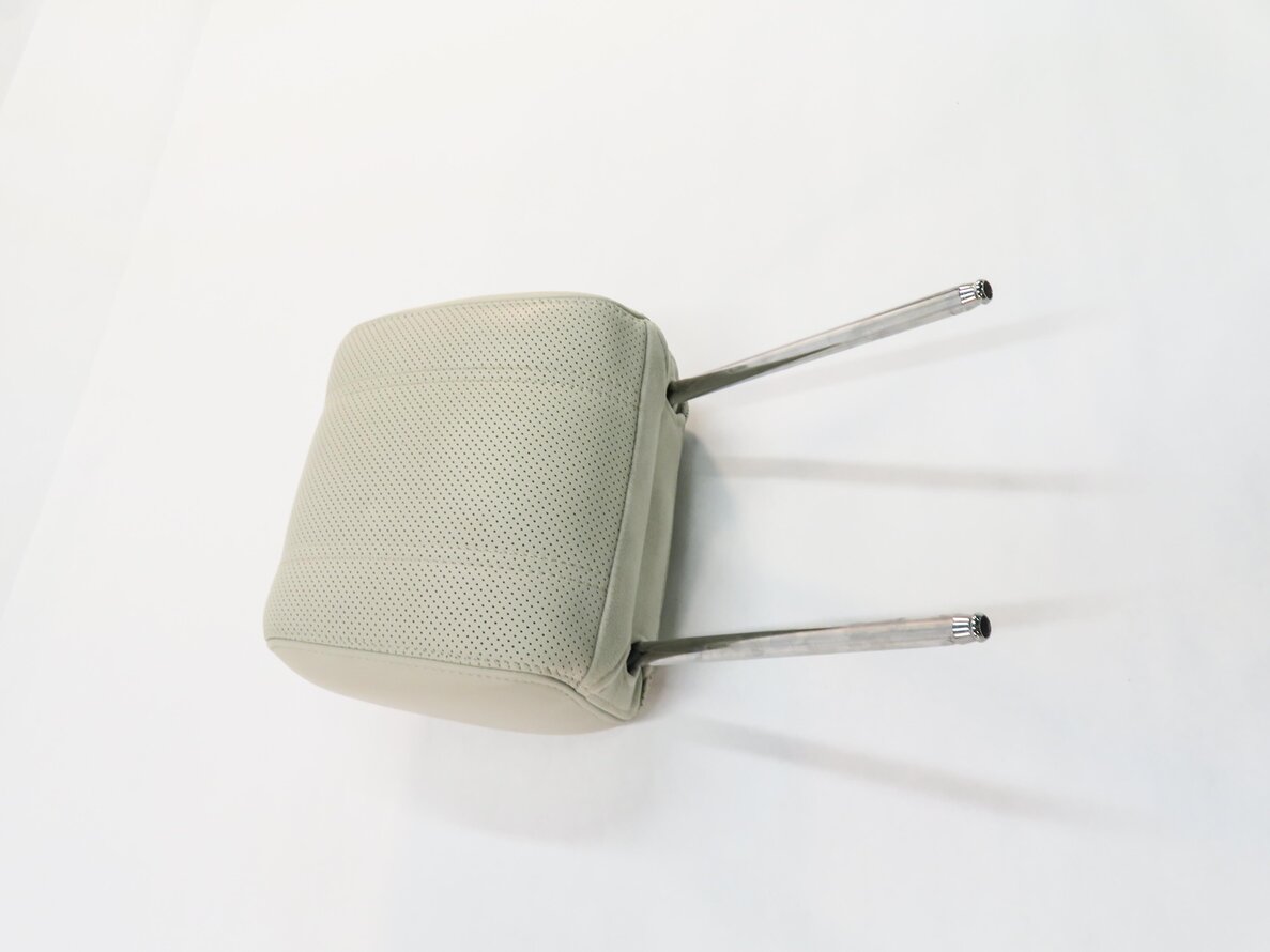Thumbnail 3: 2014 RANGE ROVER SPORT (L494) RIGHT FRONT PASSENGER HEADREST (IVORY LEATHER)