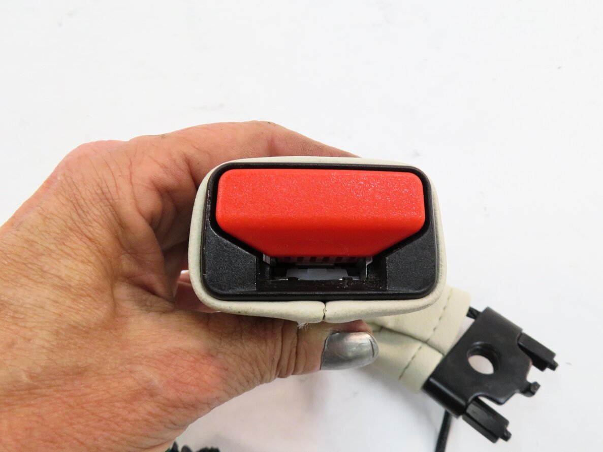 Thumbnail 7: 2014 RANGE ROVER SPORT (L494) REAR 2nd SECOND ROW SEAT SEATBELT RECEIVER SET-3