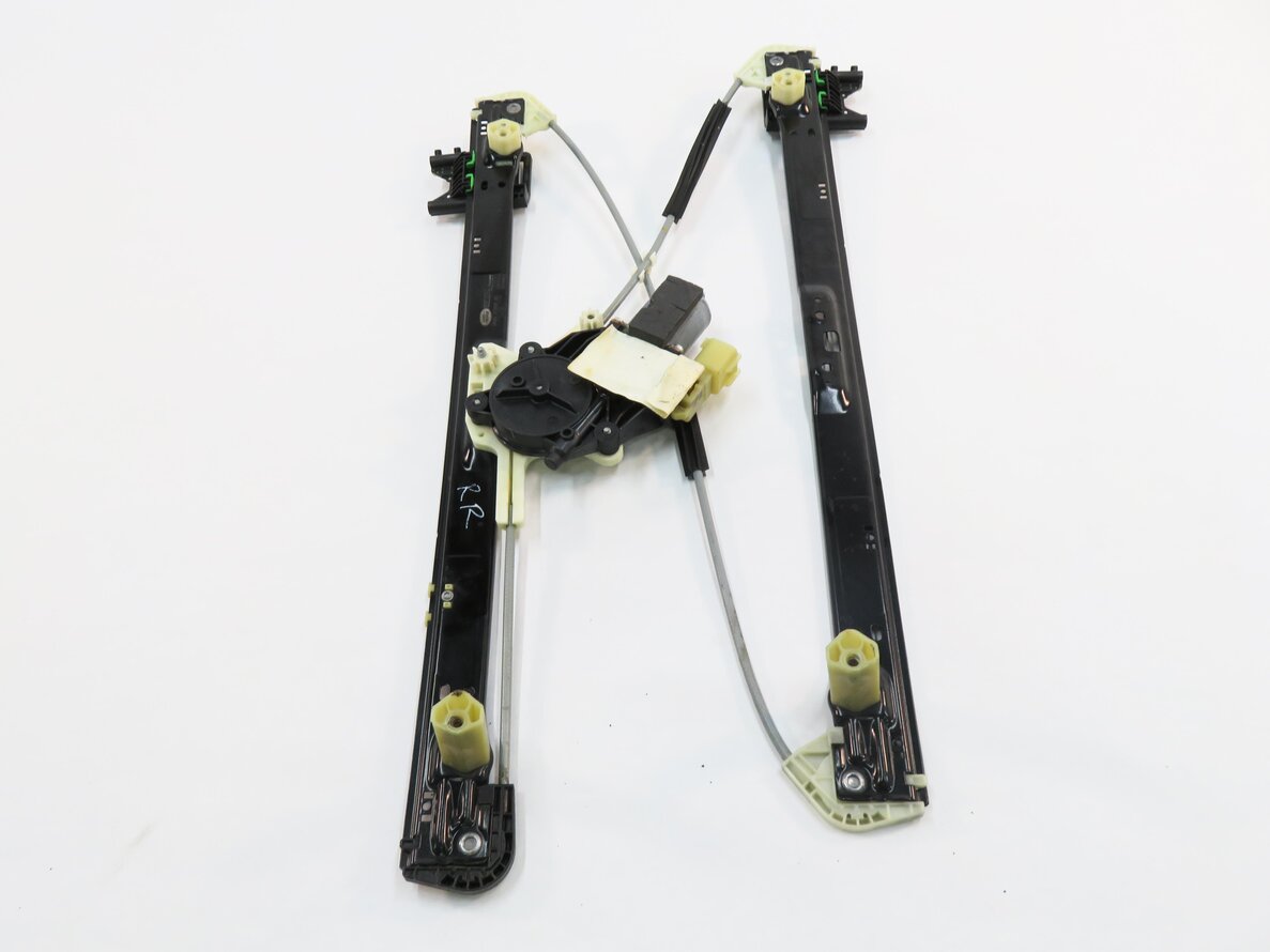 Thumbnail 2: 2014-2020 RANGE ROVER SPORT (L494) RIGHT REAR DOOR WINDOW REGULATOR w/ MOTOR