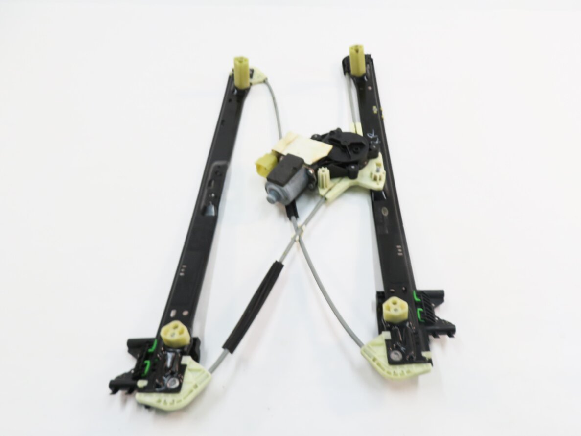 Thumbnail 5: 2014-2020 RANGE ROVER SPORT (L494) RIGHT REAR DOOR WINDOW REGULATOR w/ MOTOR