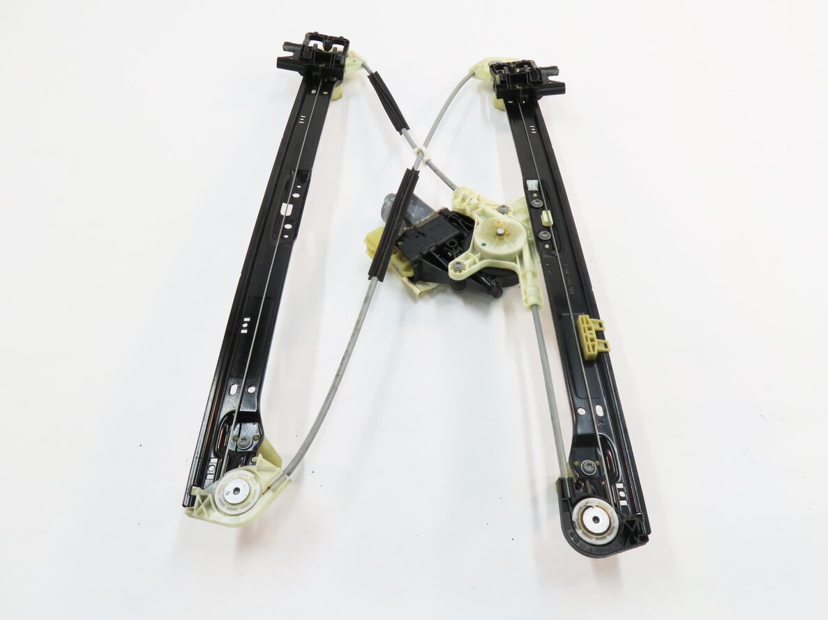 Thumbnail 7: 2014-2020 RANGE ROVER SPORT (L494) RIGHT REAR DOOR WINDOW REGULATOR w/ MOTOR