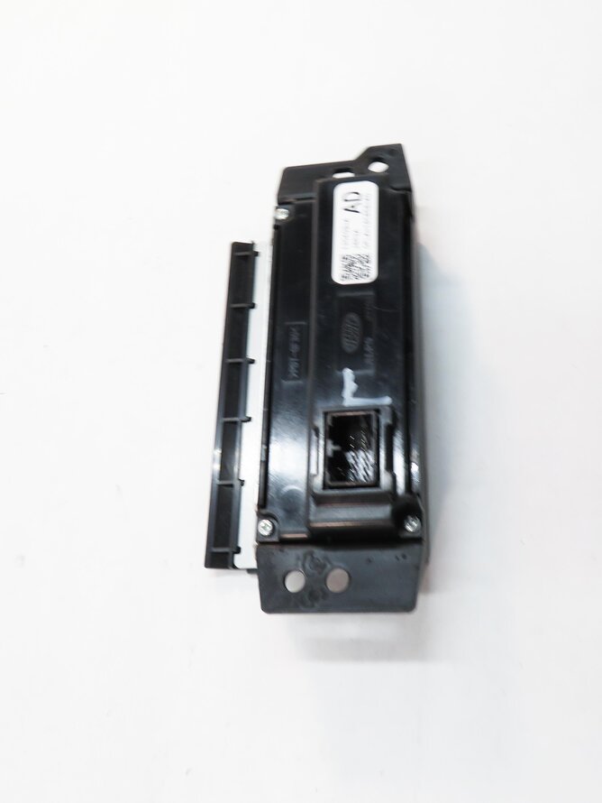 Thumbnail 3: 2014 RANGE ROVER SPORT (L494) LEFT TOUCH SCREEN CONTROL MODULE