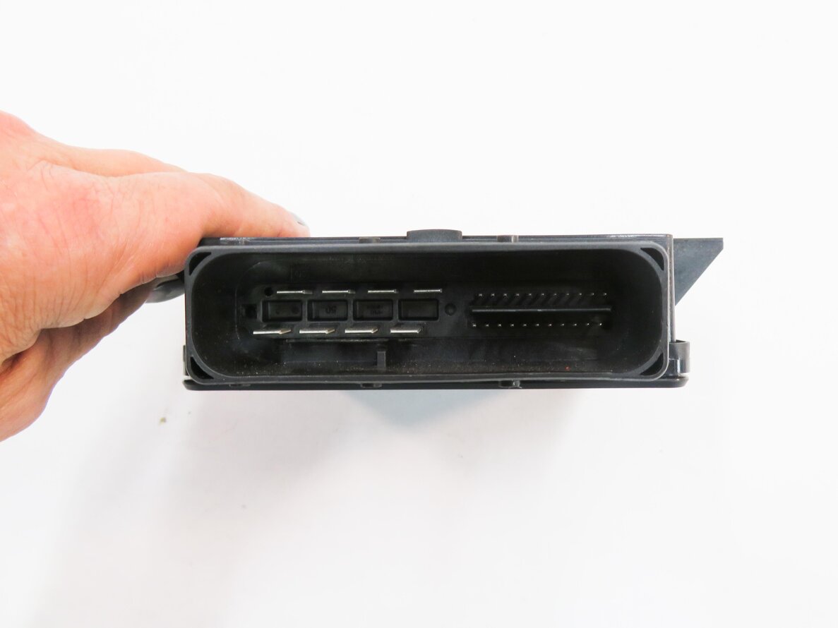 Thumbnail 6: 2014 RANGE ROVER SPORT (L494) ELECTRONIC PARKING BRAKE CONTROL MODULE