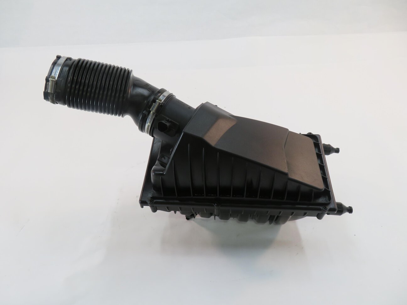 14-20 RANGE ROVER SPORT (L405 L494) 5.0L SUPERCHARGED RIGHT INTAKE FILTER BOX