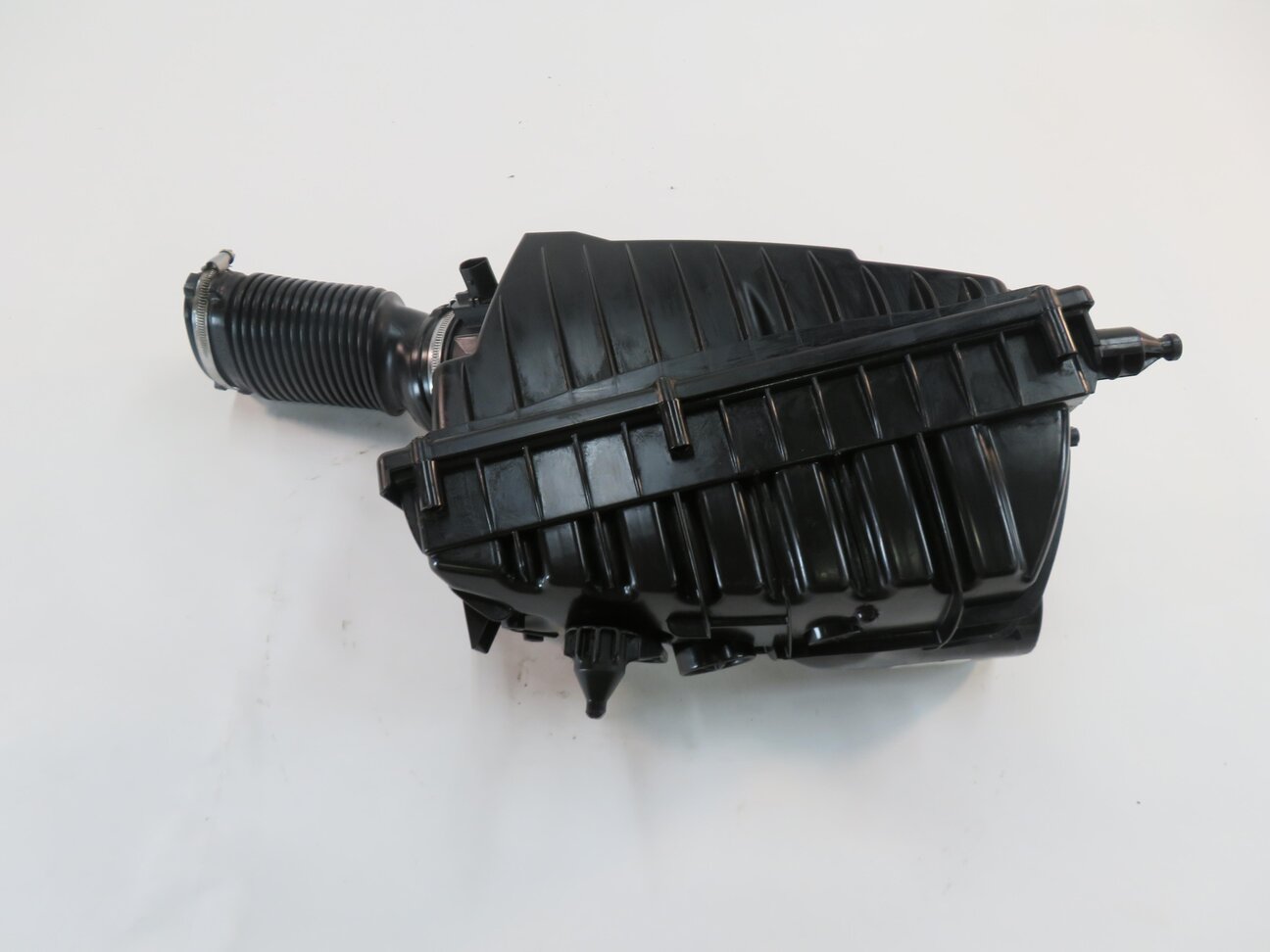 Thumbnail 2: 14-20 RANGE ROVER SPORT (L405 L494) 5.0L SUPERCHARGED RIGHT INTAKE FILTER BOX