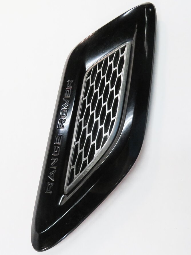 Thumbnail 4: 2014 RANGE ROVER SPORT (L494) LEFT DRIVER HOOD AIR VENT GRILLE TRIM (BLACK 860)