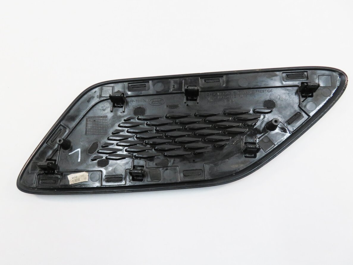 Thumbnail 6: 2014 RANGE ROVER SPORT (L494) LEFT DRIVER HOOD AIR VENT GRILLE TRIM (BLACK 860)