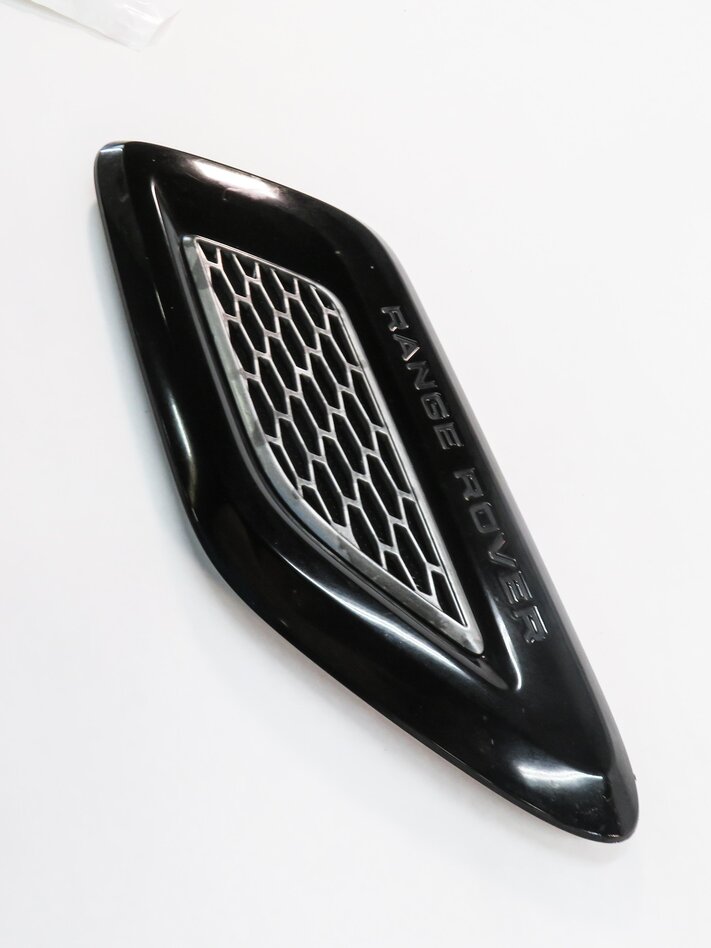 Thumbnail 4: 2014 RANGE ROVER SPORT (L494) RIGHT PASSENGER HOOD AIR VENT GRILLE TRIM (BLACK)