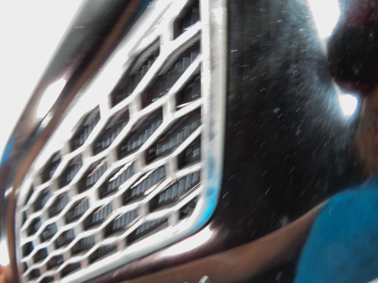 Thumbnail 8: 2014 RANGE ROVER SPORT (L494) RIGHT PASSENGER HOOD AIR VENT GRILLE TRIM (BLACK)