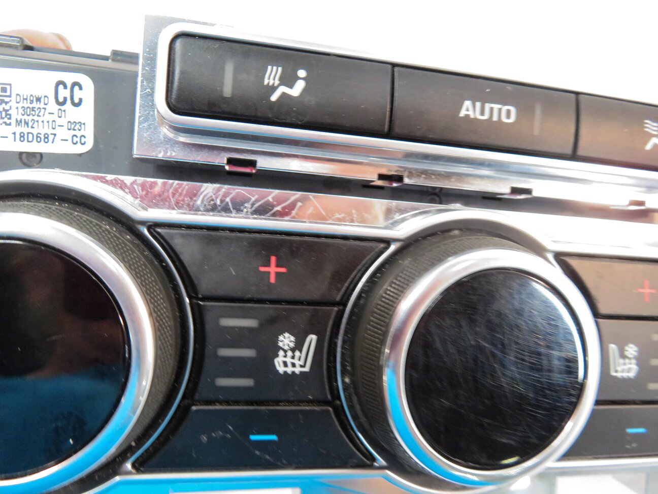 Thumbnail 8: 2014-2015 RANGE ROVER SPORT (L494) REAR HEATER A/C TEMPERATURE CONTROL (HEATED)