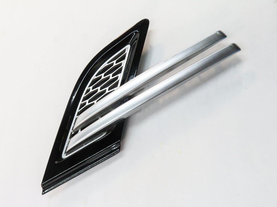 Thumbnail 3: 2014 RANGE ROVER SPORT (L494) RIGHT FRONT PASSENGER FENDER GRILLE (BLACK)