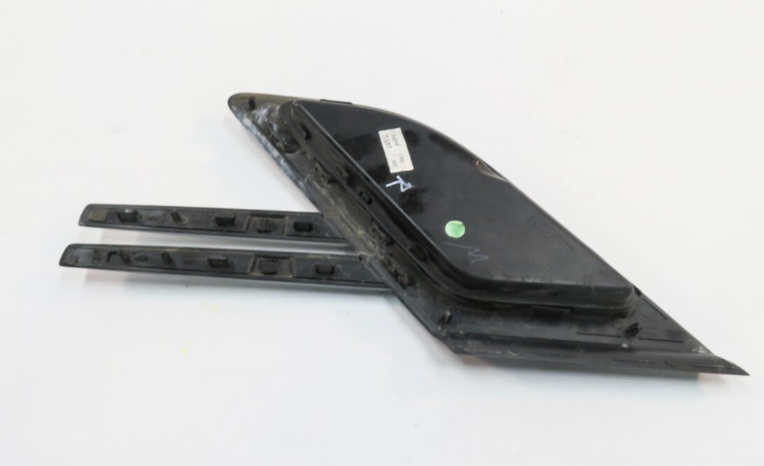 Thumbnail 5: 2014 RANGE ROVER SPORT (L494) RIGHT FRONT PASSENGER FENDER GRILLE (BLACK)