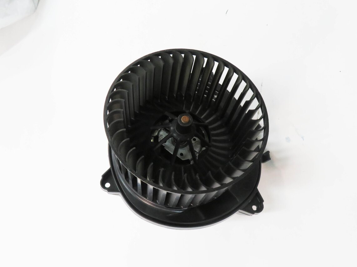 Thumbnail 4: 06-13 MERCEDES GL320 GL450 GL550 ML320 ML350 ML500 (W164 X164) REAR BLOWER MOTOR