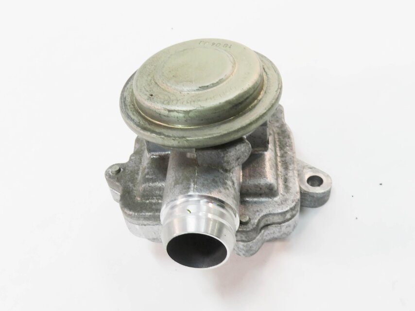 Thumbnail 2: 2009 MERCEDES GL550 (X164) 5.5L V8 ENGINE - LEFT AIR INJECTION CHECK VALVE