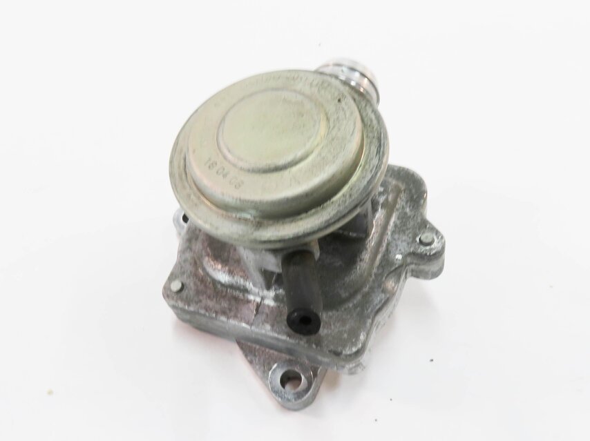 Thumbnail 5: 2009 MERCEDES GL550 (X164) 5.5L V8 ENGINE - LEFT AIR INJECTION CHECK VALVE
