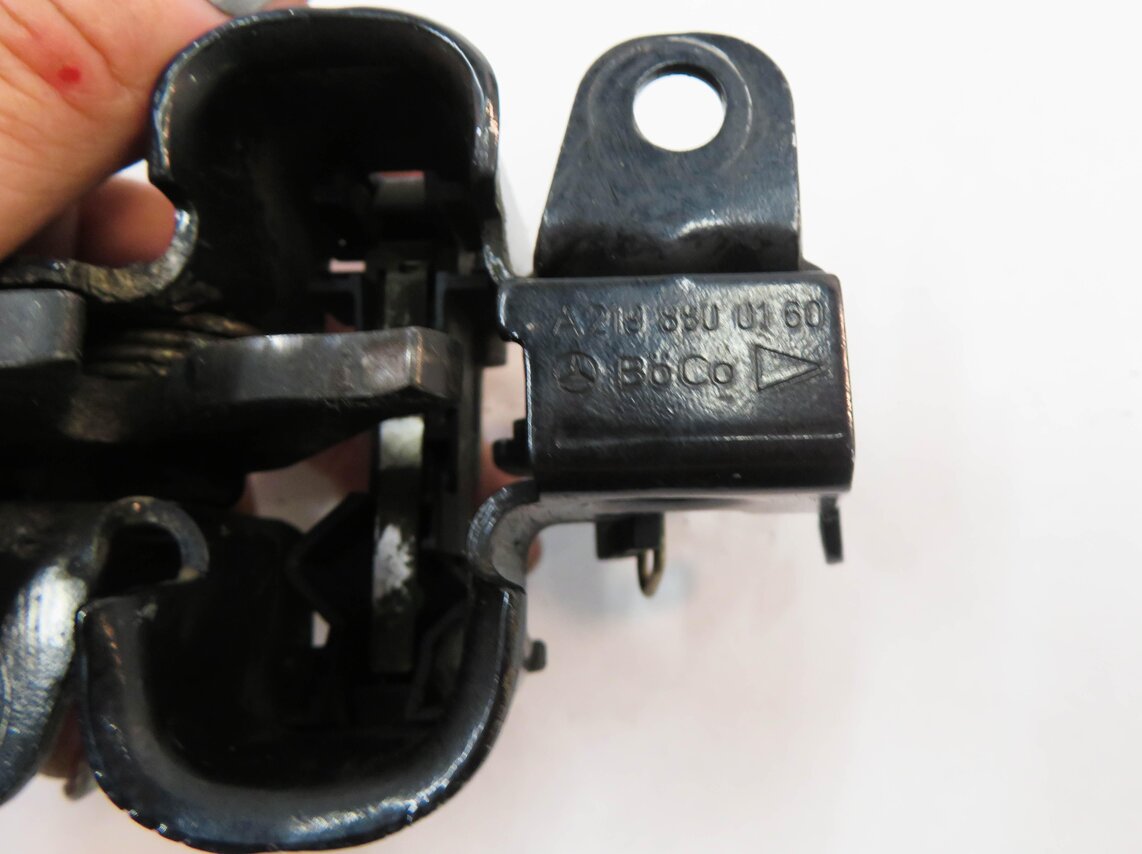 Thumbnail 7: 2009 MERCEDES GL550 (X164) FRONT LEFT & RIGHT LOWER HOOD LOCK LATCH SET w/ CABLE
