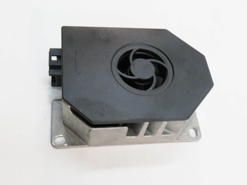 Thumbnail 4: 08-09 MERCEDES GL320 GL450 GL550 (X164) HARMAN BECKER SUBWOOFER AMP AMPLIFIER