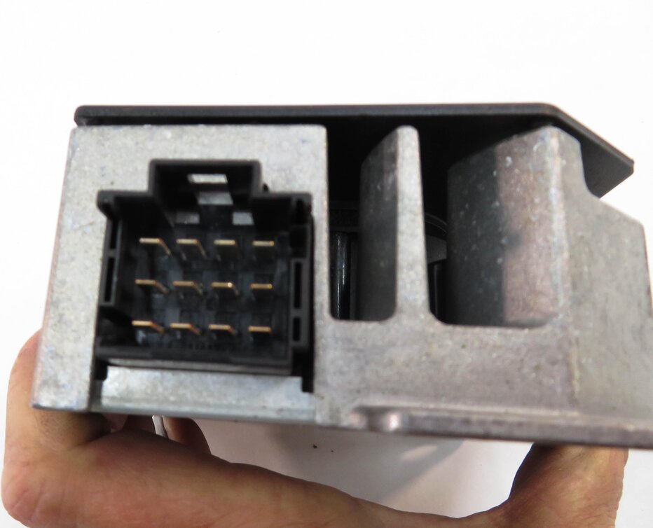 Thumbnail 6: 08-09 MERCEDES GL320 GL450 GL550 (X164) HARMAN BECKER SUBWOOFER AMP AMPLIFIER