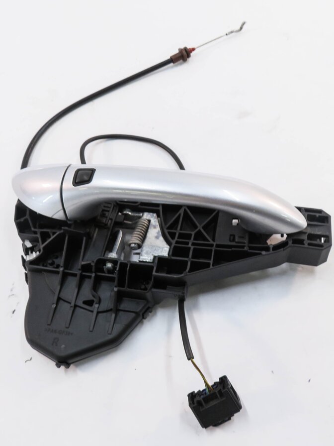 Thumbnail 2: 2009 MERCEDES GL550 (X164) RIGHT FRONT PASSENGER KEYLESS GO DOOR HANDLE (SILVER)