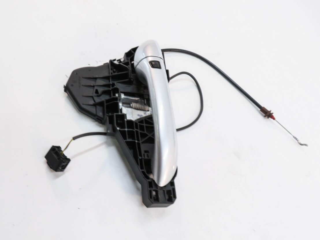 Thumbnail 3: 2009 MERCEDES GL550 (X164) RIGHT FRONT PASSENGER KEYLESS GO DOOR HANDLE (SILVER)