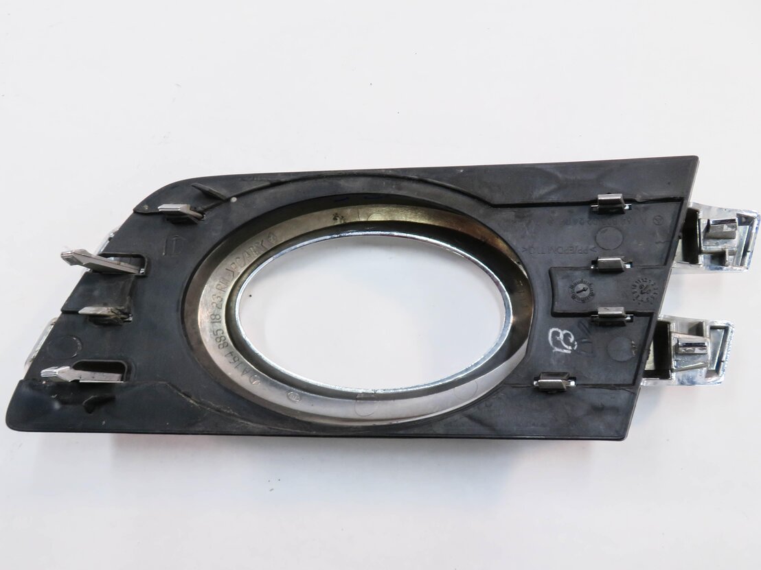 Thumbnail 6: 2009 MERCEDES GL550 (X164) RIGHT FRONT PASSENGER FOGLIGHT GRILLE TRIM