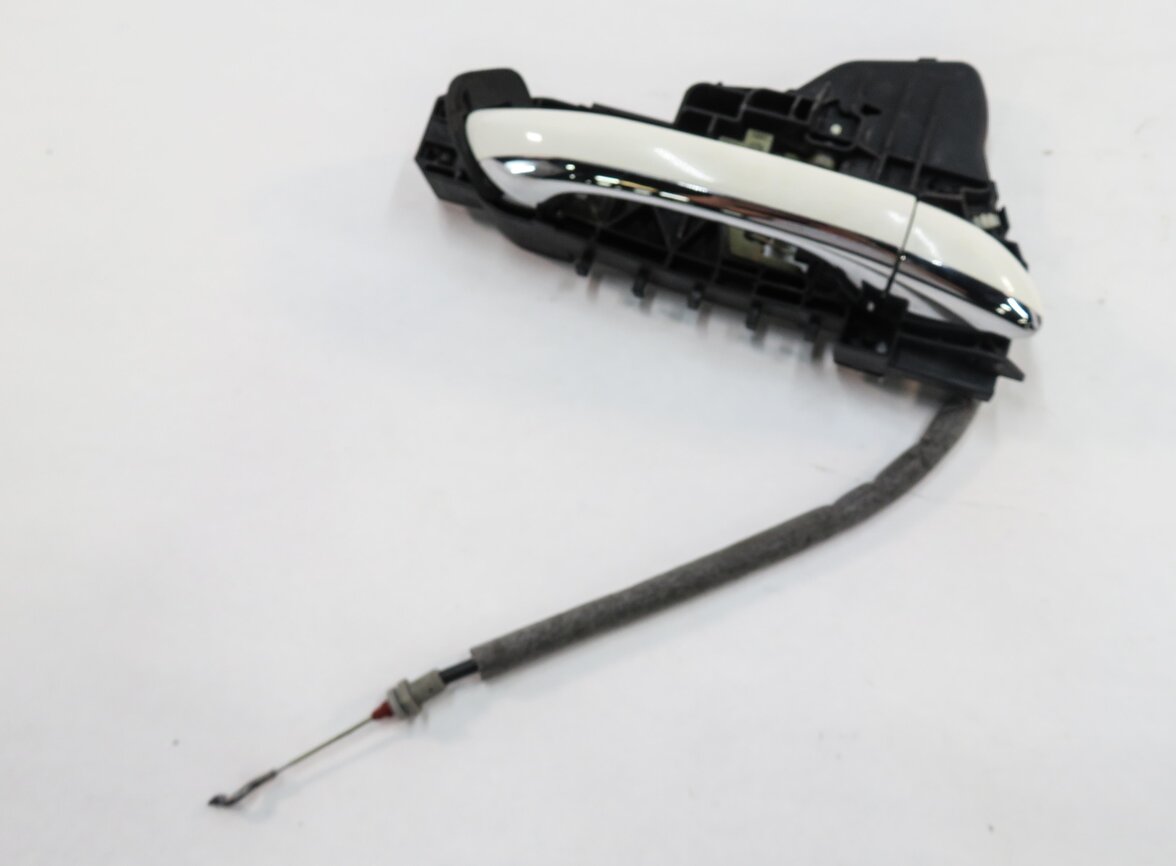 Thumbnail 5: 2006 MERCEDES ML500 (W164) RIGHT REAR DOOR HANDLE (ALABASTER WHITE METALLIC)