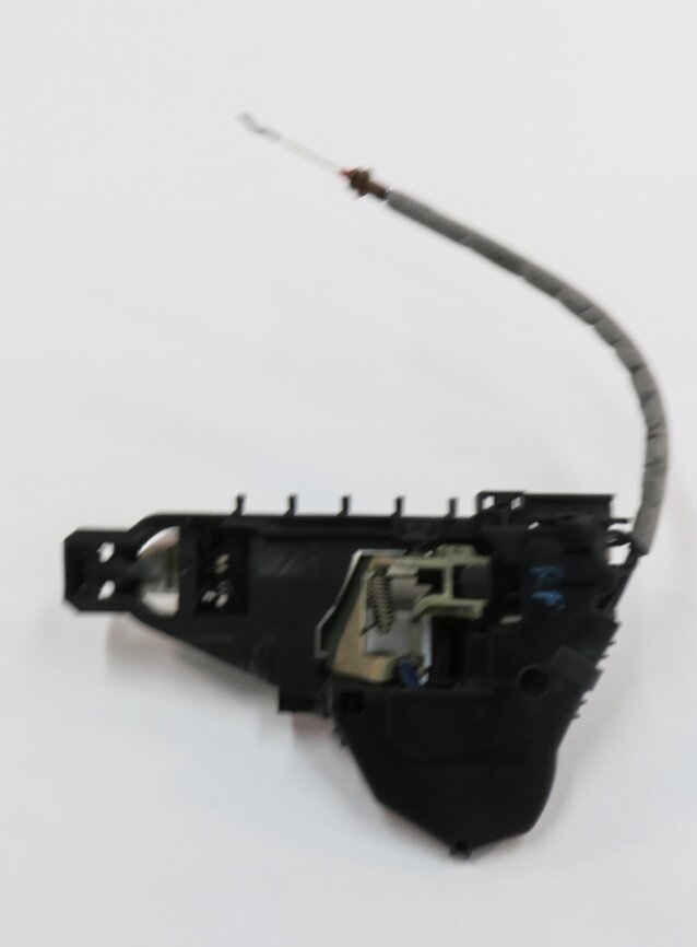 Thumbnail 6: 2006 MERCEDES ML500 (W164) RIGHT FRONT PASSENGER DOOR HANDLE (ALABASTER WHITE)
