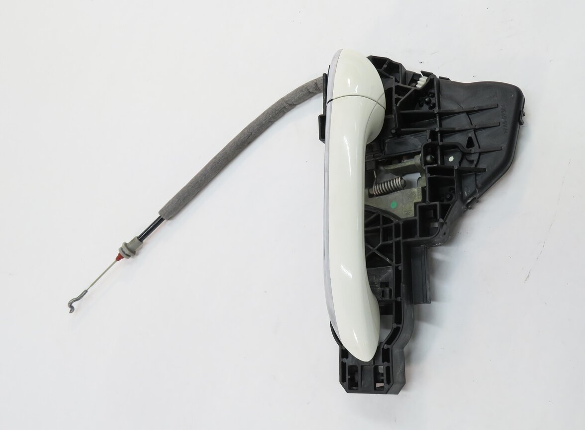 Thumbnail 3: 2006 MERCEDES ML500 (W164) LEFT REAR DOOR HANDLE (ALABASTER WHITE METALLIC 960U)