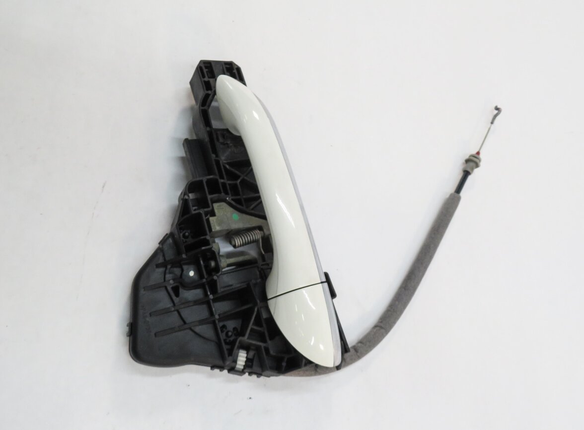 Thumbnail 4: 2006 MERCEDES ML500 (W164) LEFT REAR DOOR HANDLE (ALABASTER WHITE METALLIC 960U)